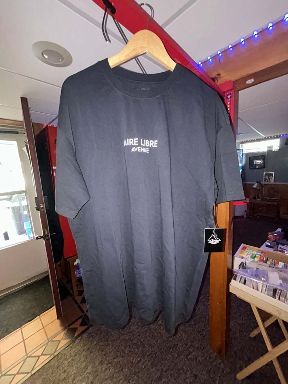 Aire Libre Avenue Graphic T-Shirt Size L Black